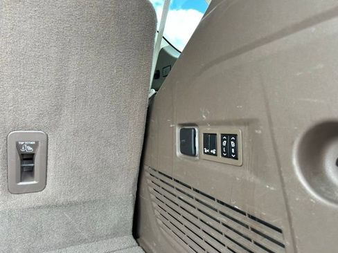 Used 2021 GMC Yukon Denali w/ Denali Premium Package image 17