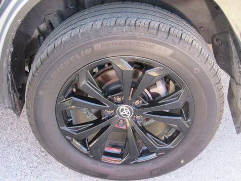 Used 2024 Toyota RAV4 SE AWD/4WD image 15
