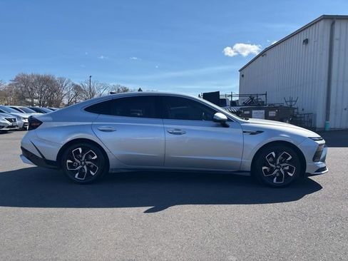 Used 2025 Hyundai Sonata SEL image 2