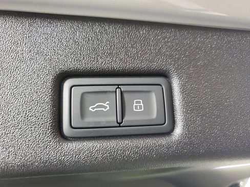 Used 2025 Audi Q5 Premium Plus AWD/4WD image 10