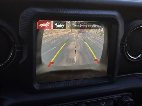 Used 2021 Jeep Wrangler Unlimited Sahara image 17