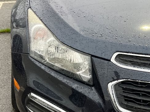 Used 2016 Chevrolet Cruze LT w/ Technology Package image 8