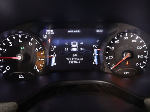 Used 2024 Jeep Compass Latitude image 4