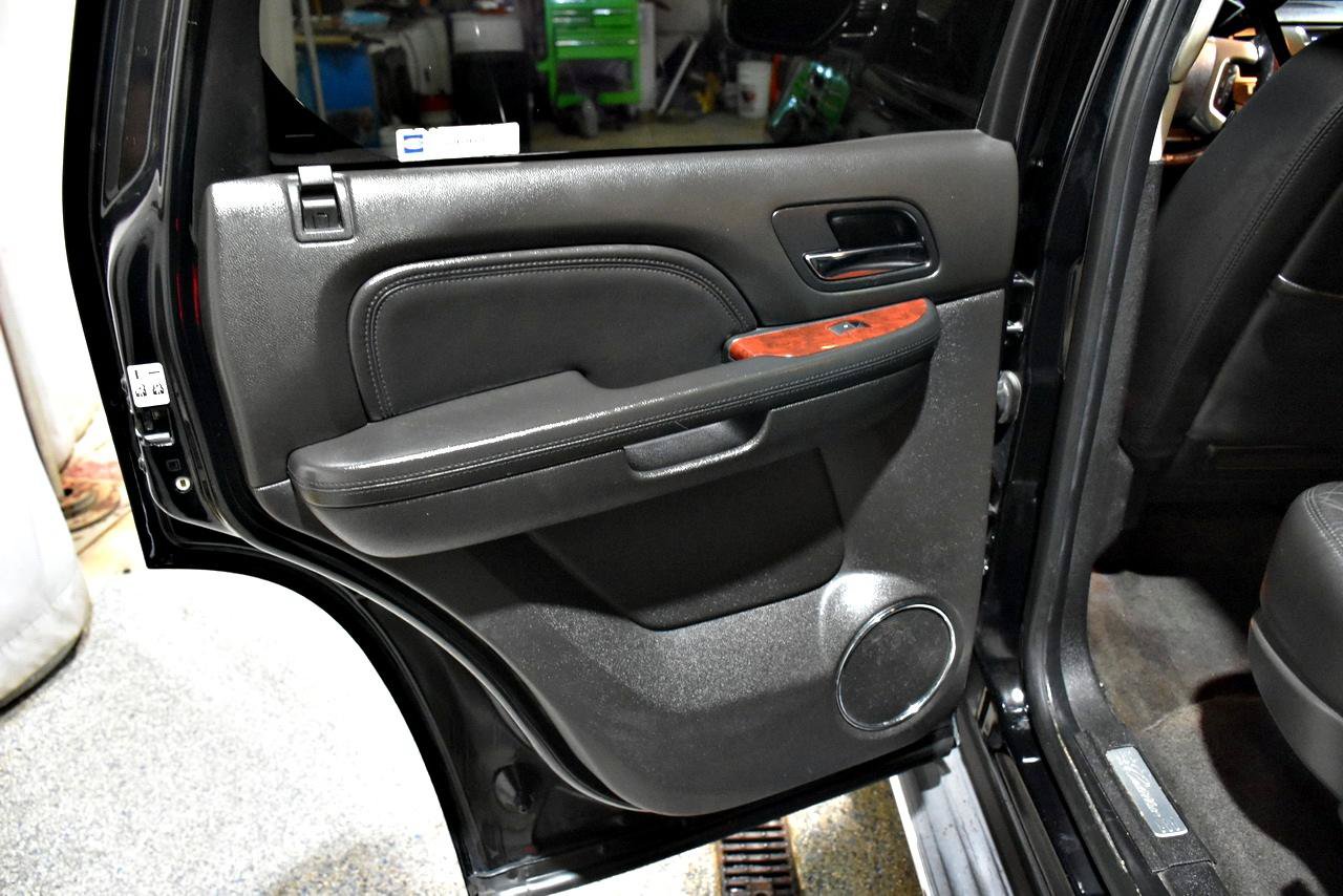 Used 2014 Cadillac Escalade Luxury RWD image 40