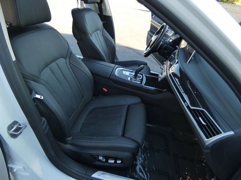 Used 2022 BMW 745e xDrive image 29