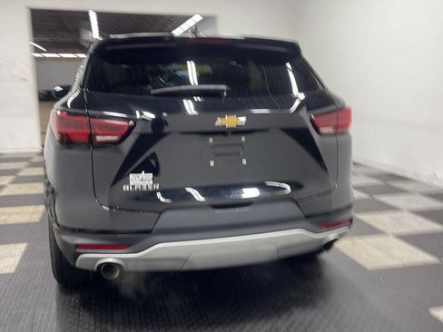 Used 2025 Chevrolet Blazer LT FWD image 16