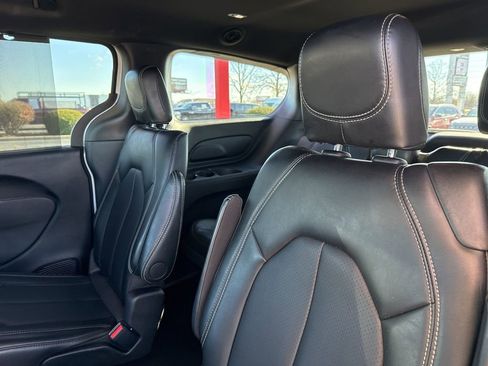 Used 2025 Chrysler Pacifica Select FWD image 20
