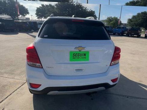 Used 2018 Chevrolet Trax LT w/ LT Convenience Package FWD image 7