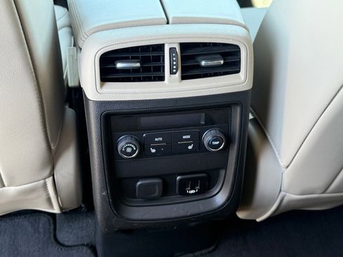 Used 2018 Buick Envision Essence image 25