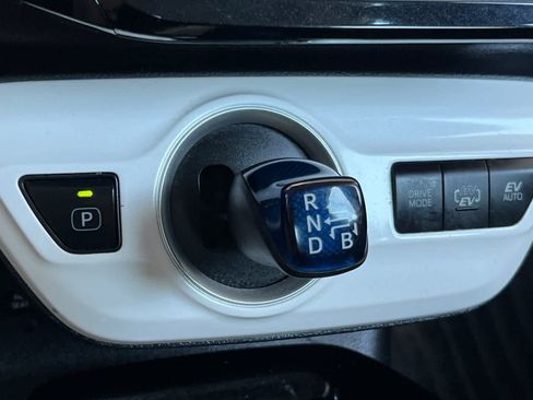 Used 2018 Toyota Prius Prime Premium FWD image 23