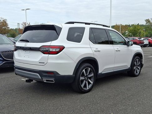Certified 2023 Honda Pilot Touring image 6