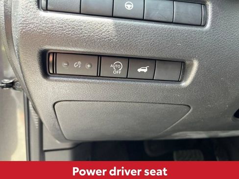 Used 2025 Nissan Rogue SV FWD image 14