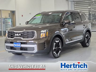 Used 2024 Kia Telluride S w/ S Sunroof Package
