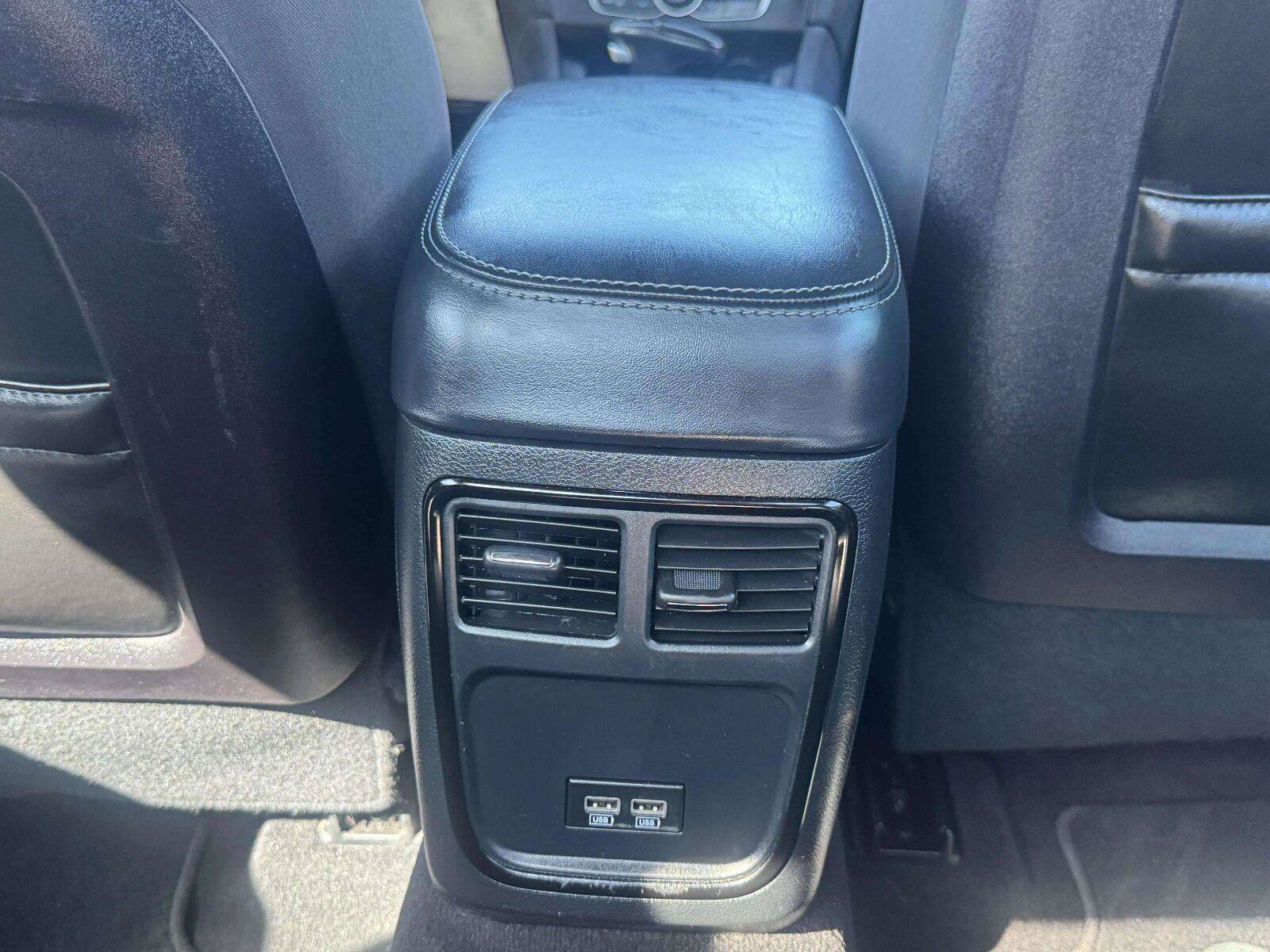 Used 2019 Dodge Charger SXT w/ Blacktop Package RWD image 45