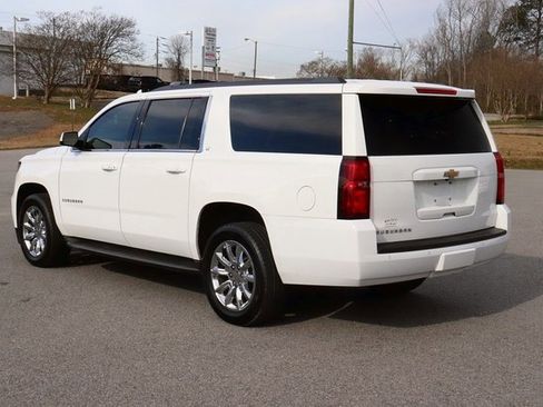 Used 2016 Chevrolet Suburban LT image 5