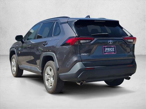Used 2021 Toyota RAV4 LE AWD/4WD image 8