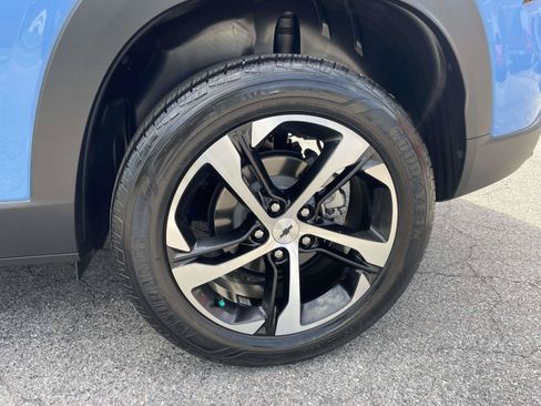 Used 2024 Chevrolet Trax RS w/ Driver Confidence Package FWD image 28