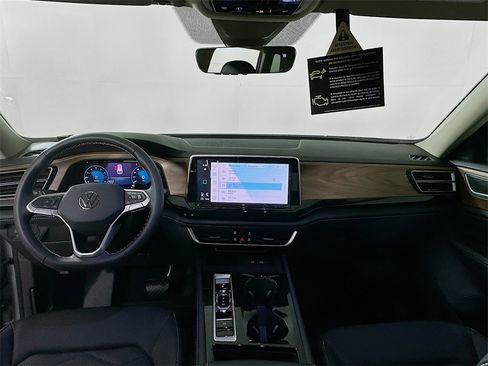 New 2026 Volkswagen Atlas SE image 3