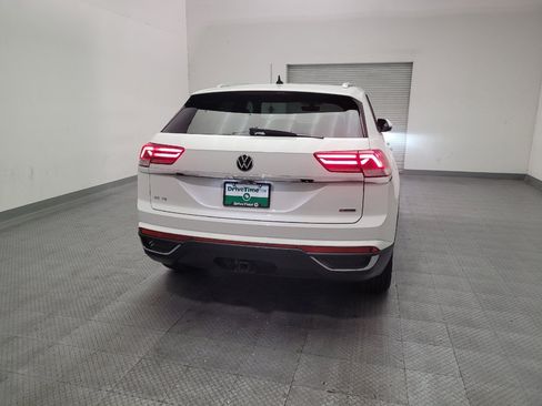 Used 2022 Volkswagen Atlas Cross Sport SE w/ Panoramic Sunroof Package AWD/4WD image 7