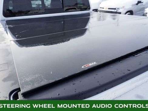 Used 2021 Nissan Titan SL w/ Moonroof Package image 6