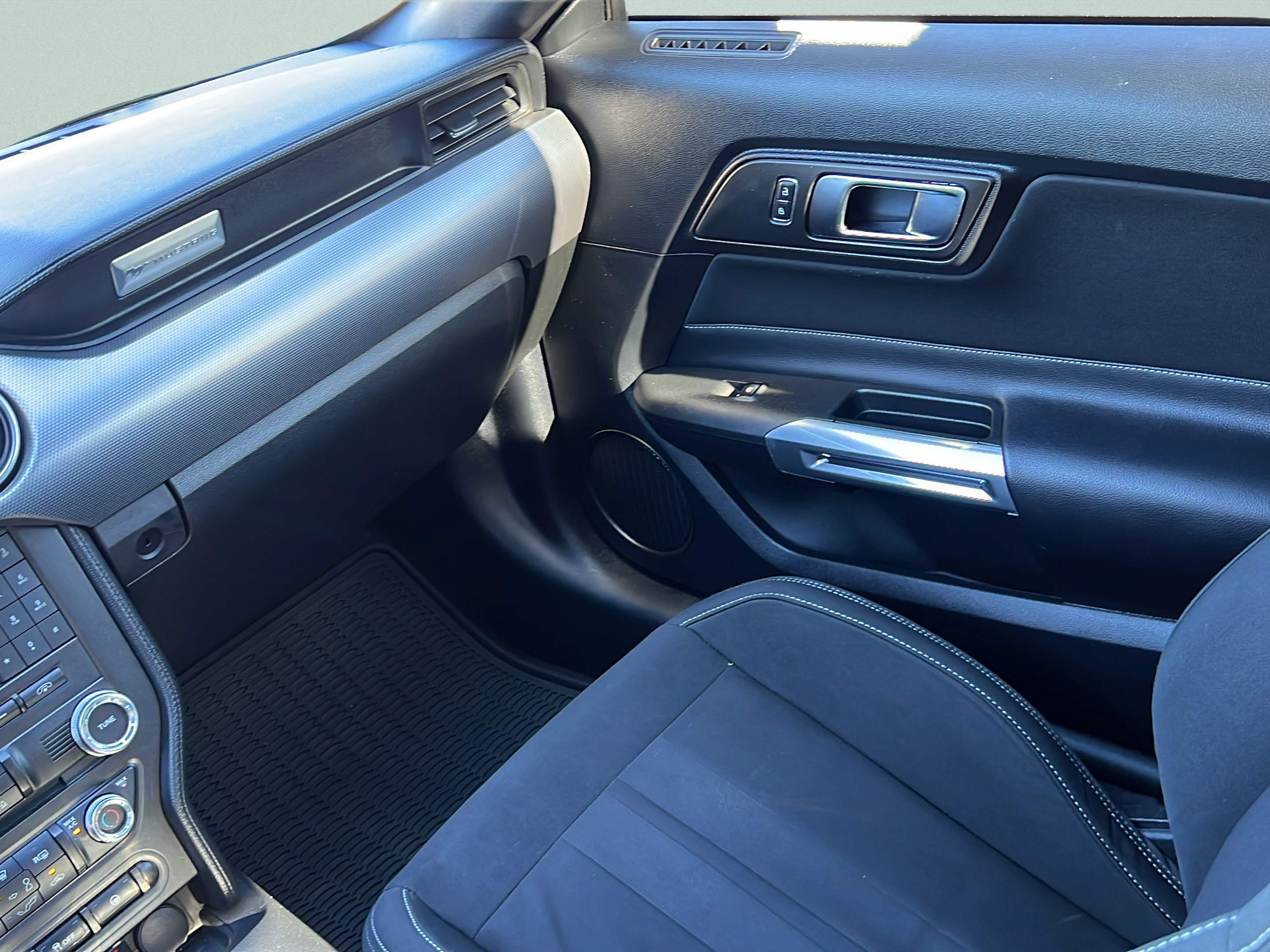 Used 2018 Ford Mustang GT RWD image 13