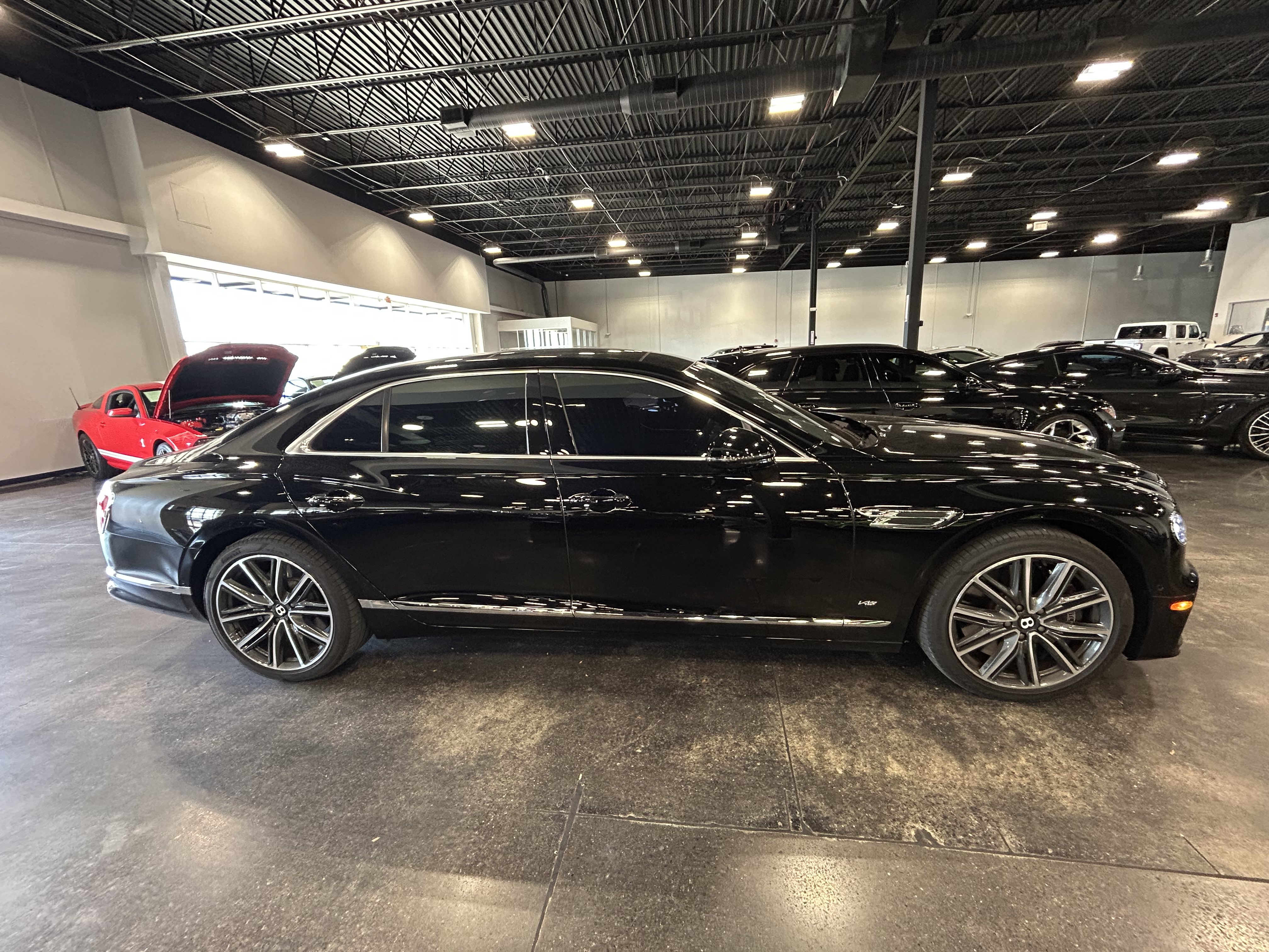 Used 2021 Bentley Flying Spur V8 AWD/4WD image 2
