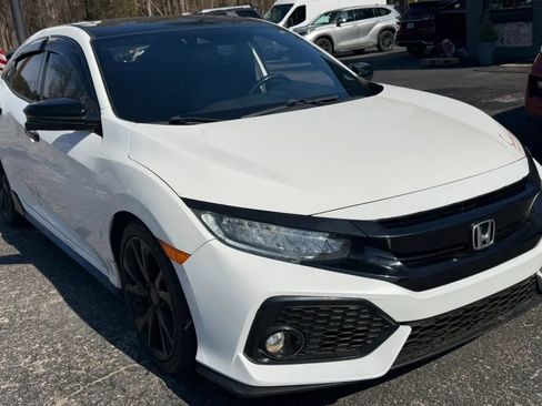 Used 2018 Honda Civic Sport Touring image 2