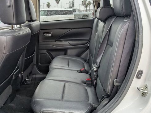 Used 2016 Mitsubishi Outlander GT image 25