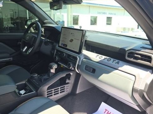 Used 2024 Toyota Tacoma 4x4 Double Cab Hybrid image 32
