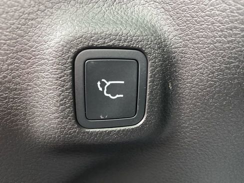 New 2026 Jeep Compass Latitude image 17