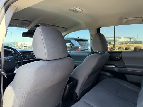 Used 2020 Toyota Tacoma SR5 image 33