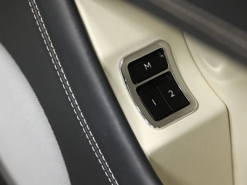 Used 2019 Bentley Bentayga image 84