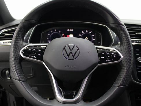 Used 2024 Volkswagen Tiguan SEL R-Line image 36