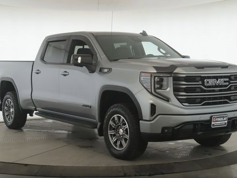 Used 2024 GMC Sierra 1500 AT4 w/ AT4 Premium Package image 2