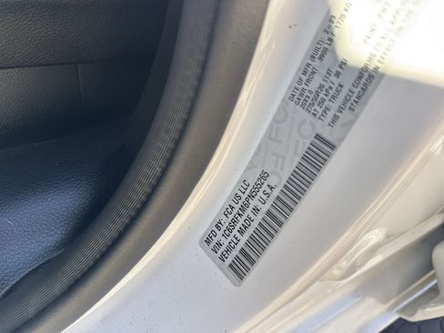 Certified 2023 RAM 1500 Limited w/ Body Color Bumper Group image 17