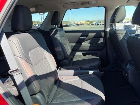 New 2026 Nissan Pathfinder Platinum AWD/4WD image 12