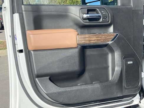 Used 2023 Chevrolet Silverado 2500 High Country image 15