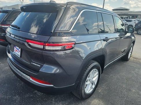 New 2025 Jeep Grand Cherokee Laredo w/ Luxury Tech Group I AWD/4WD image 4