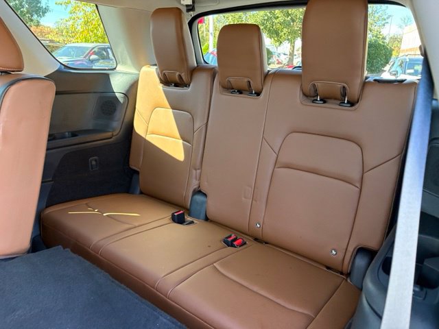 Used 2023 Nissan Pathfinder Platinum w/ Cargo Package AWD/4WD image 24
