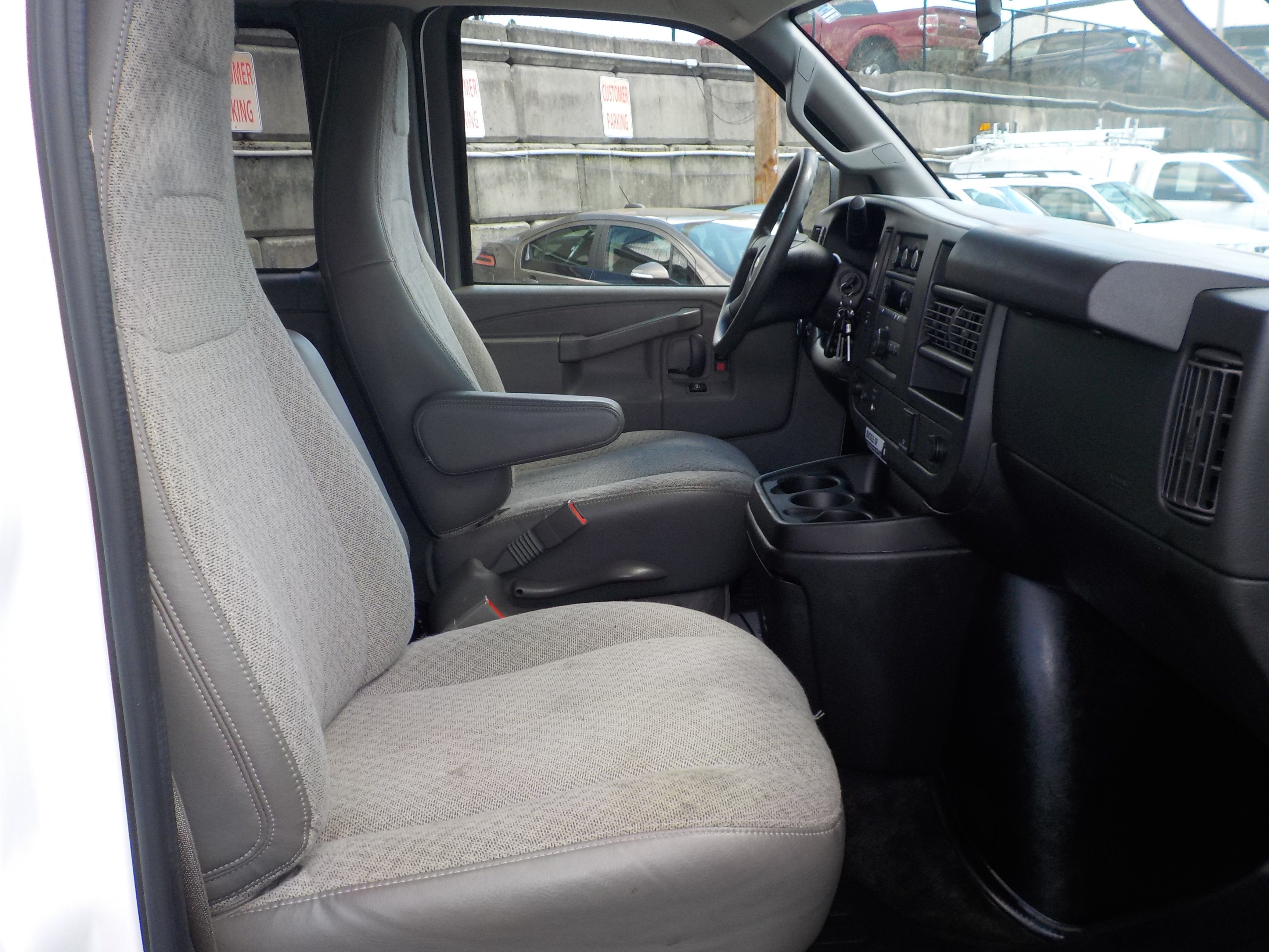 Used 2017 Chevrolet Express 3500 LT w/ LT Preferred Equipment Group RWD image 20