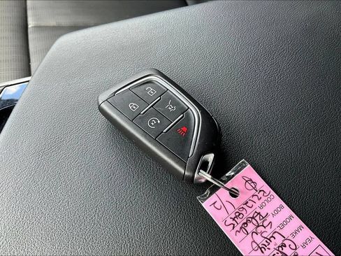 Certified 2024 Cadillac Lyriq Luxury AWD/4WD image 35