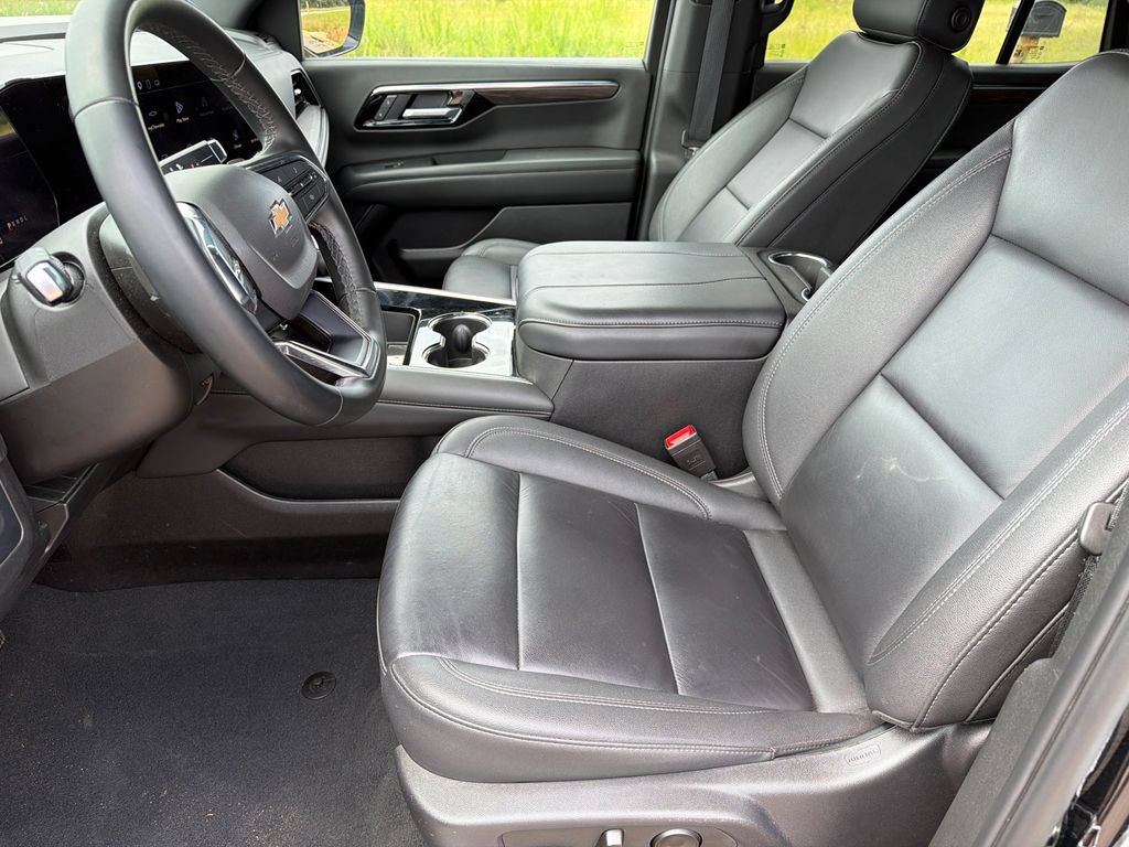 Used 2025 Chevrolet Tahoe LT AWD/4WD image 9