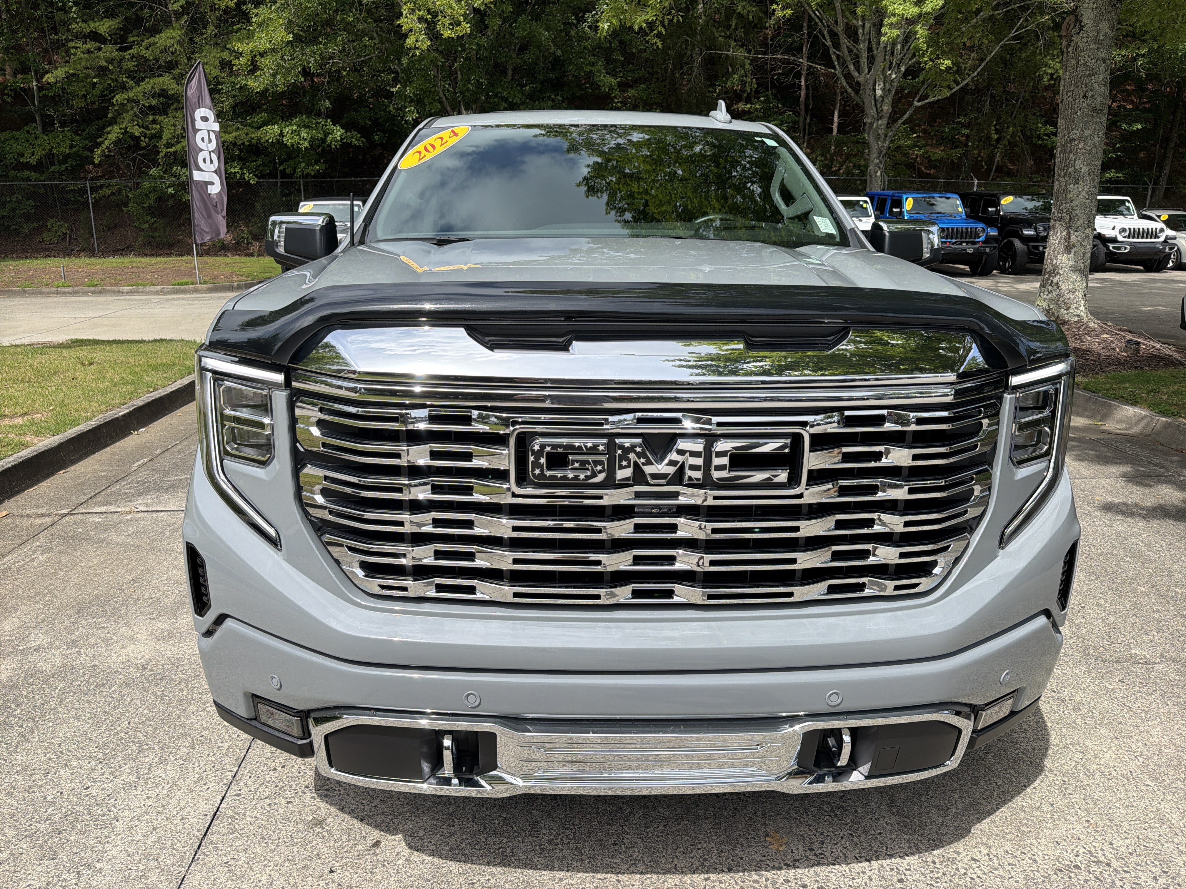 Used 2024 GMC Sierra 1500 Denali AWD/4WD image 6