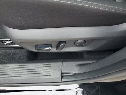 Used 2024 Nissan Rogue SV image 16