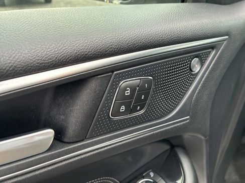 Used 2019 Ford Edge Titanium image 12