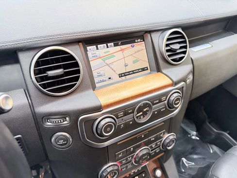 Used 2016 Land Rover LR4 HSE image 17