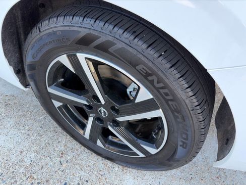 Used 2024 Nissan Sentra SV image 7