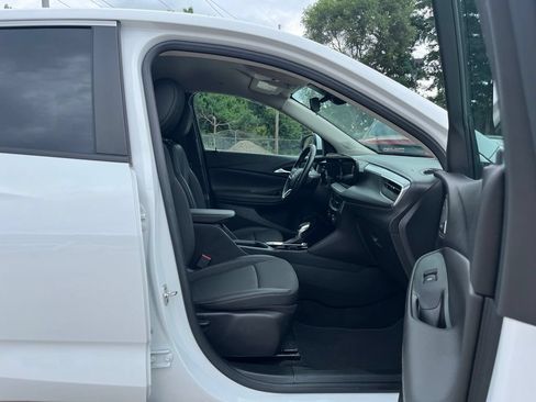Used 2024 Buick Encore GX Preferred FWD image 32