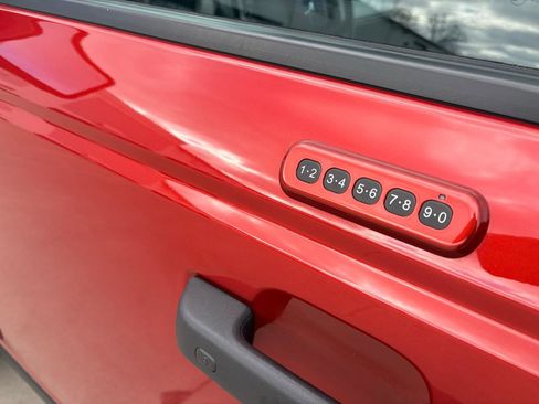 Used 2022 Ford Bronco Wildtrak image 11