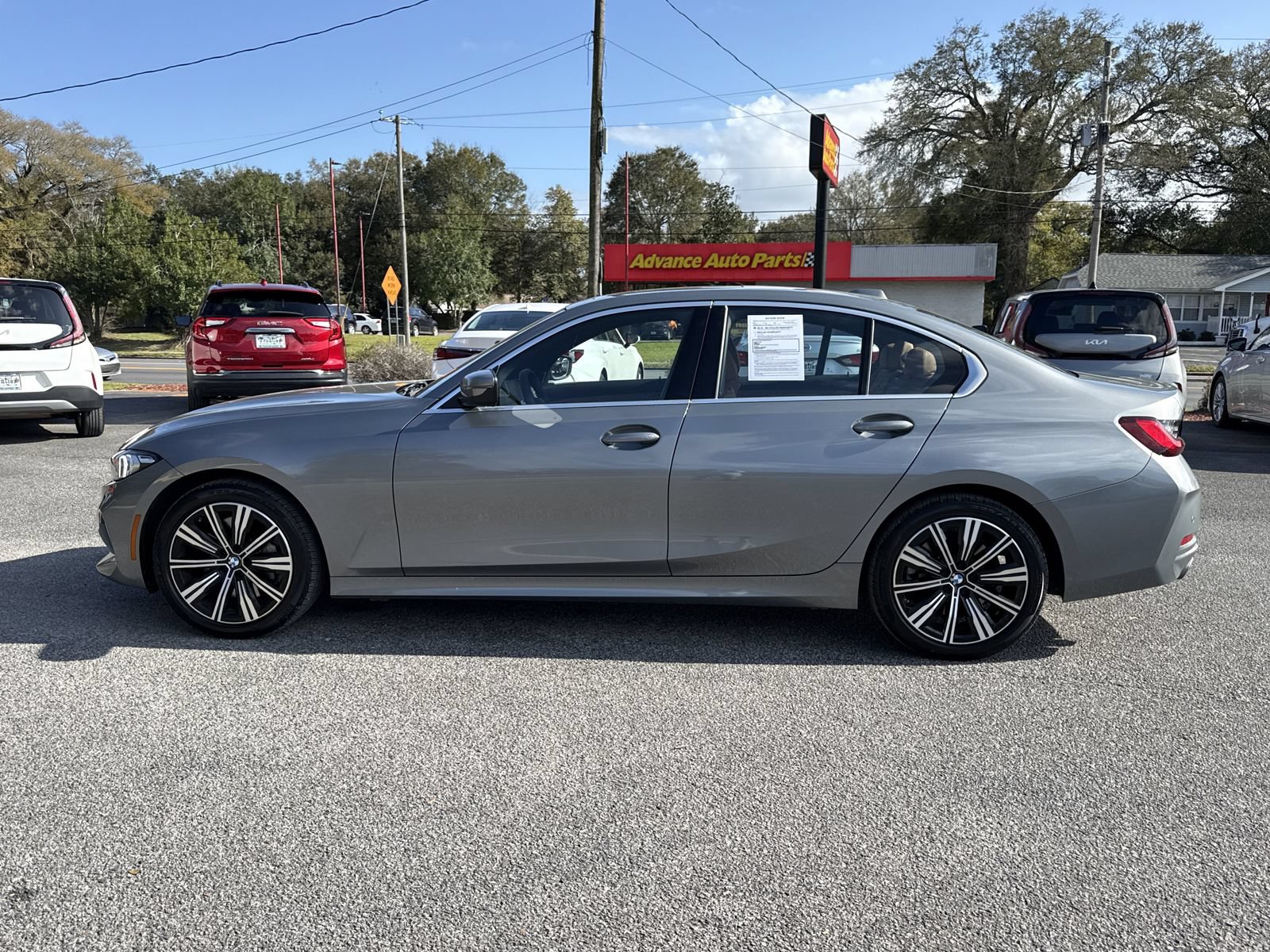 Used 2025 BMW 330i xDrive Sedan AWD/4WD image 2